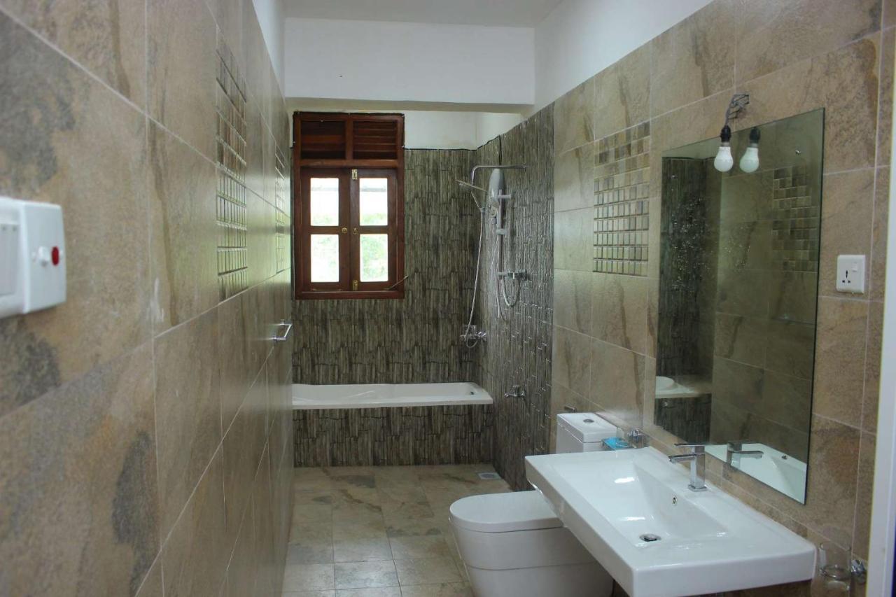 Heritage Eco Resort Kelaniya エクステリア 写真