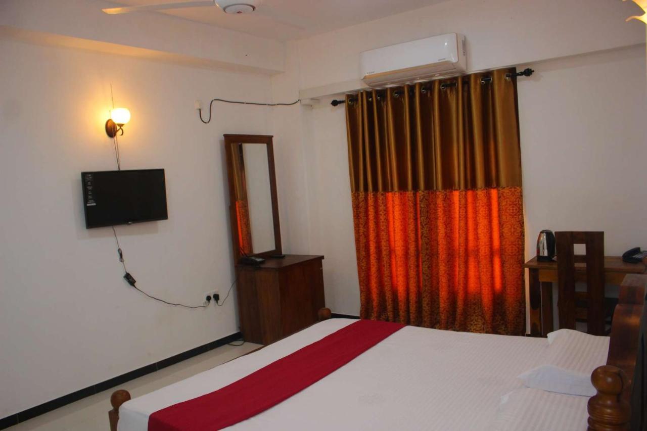 Heritage Eco Resort Kelaniya エクステリア 写真