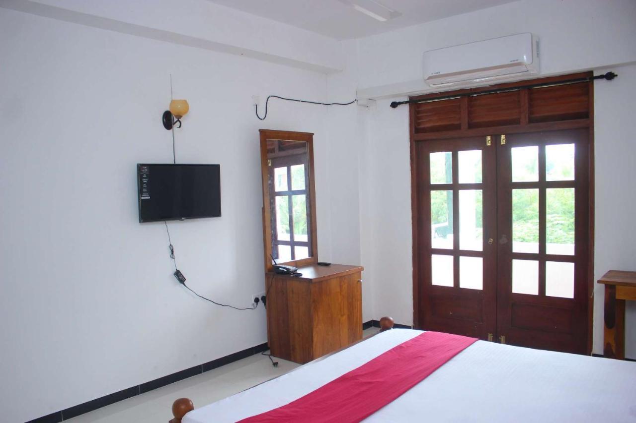 Heritage Eco Resort Kelaniya エクステリア 写真