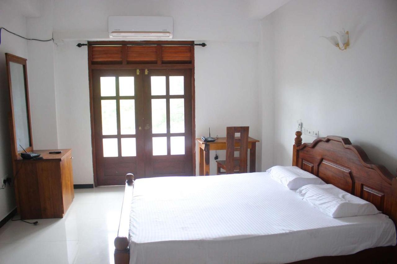 Heritage Eco Resort Kelaniya エクステリア 写真