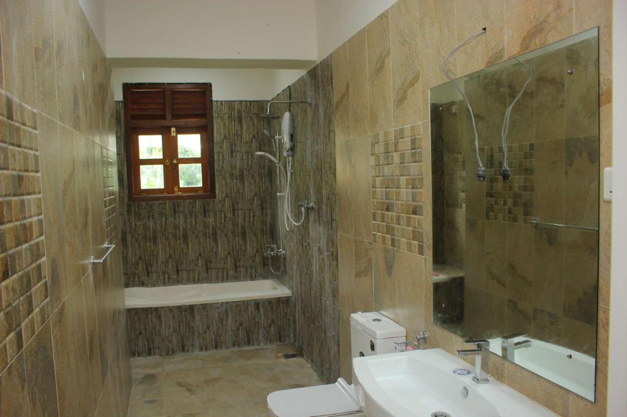Heritage Eco Resort Kelaniya エクステリア 写真